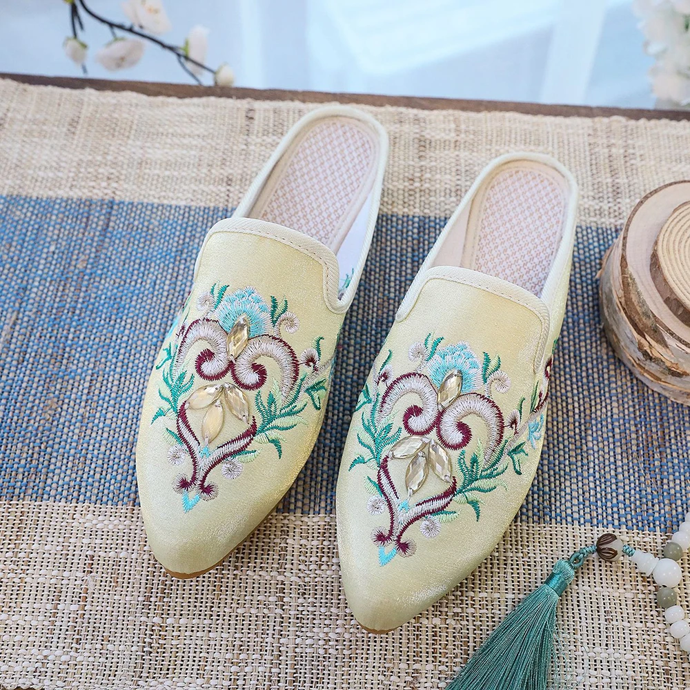 Veowalk Flower Embroidered Women Velvet Cotton Fabric Flat Mules Slippers Pointed Toe Comfortable Summer Shoes For Ladies