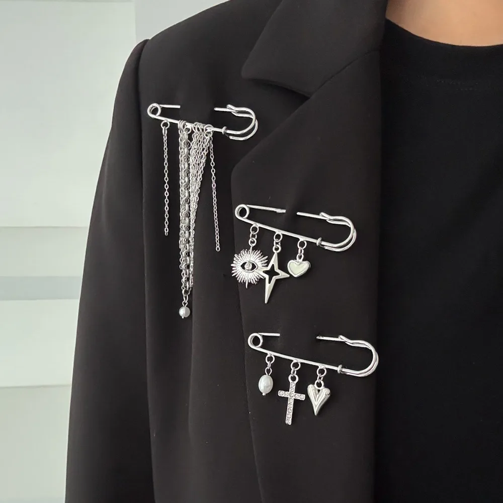 Punk Minimalist Style Tassel Chain Brooch Hip-hop Metal Pants Chain Pin Detachable Heart Trouser Fastener Pants Decoration