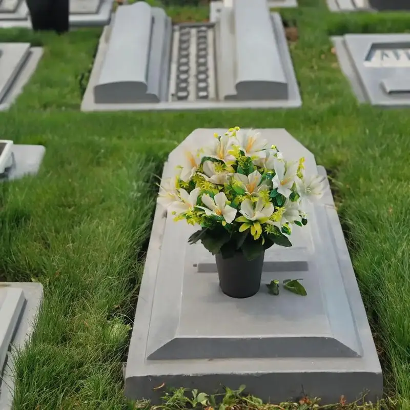 2Pcs Graveyard Memorial Flower Vases Shatter Resistant Grave Flower Pots for Cemetery Tombstone Ornament Sympathy Gift