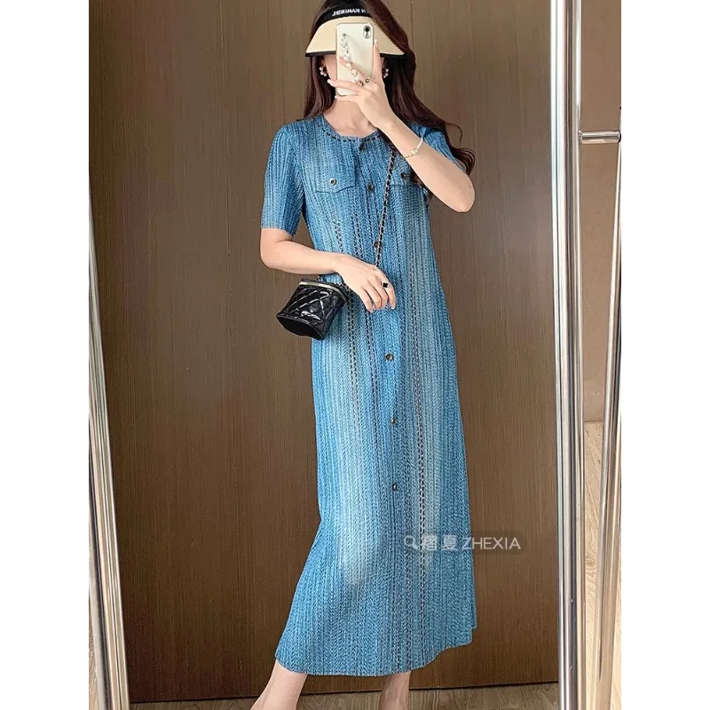 

Imitation Denim Pleated Dress for Women's 2024 Summer New Retro Short Sleeved Draped Long Dress for Women's Clothing