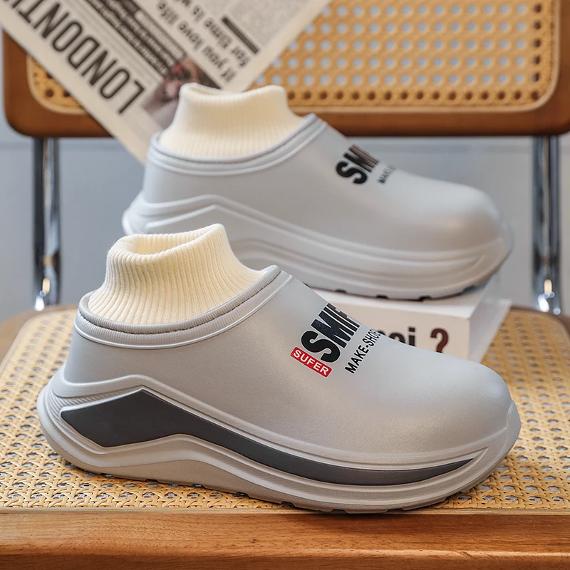 Men's Winter Warm EVA Clogs Shoes Waterproof Fleece Lined Non-Slip Thick Sole Sock Collar Letter Print Casual Kitchen Work Shoes