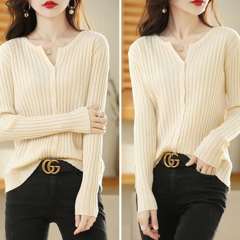 

Women's Top 2023 Autumn and Winter New Versatile Fashion Button Round Neck Long Sleeve Simplicity Commuter Solid Color Sweater