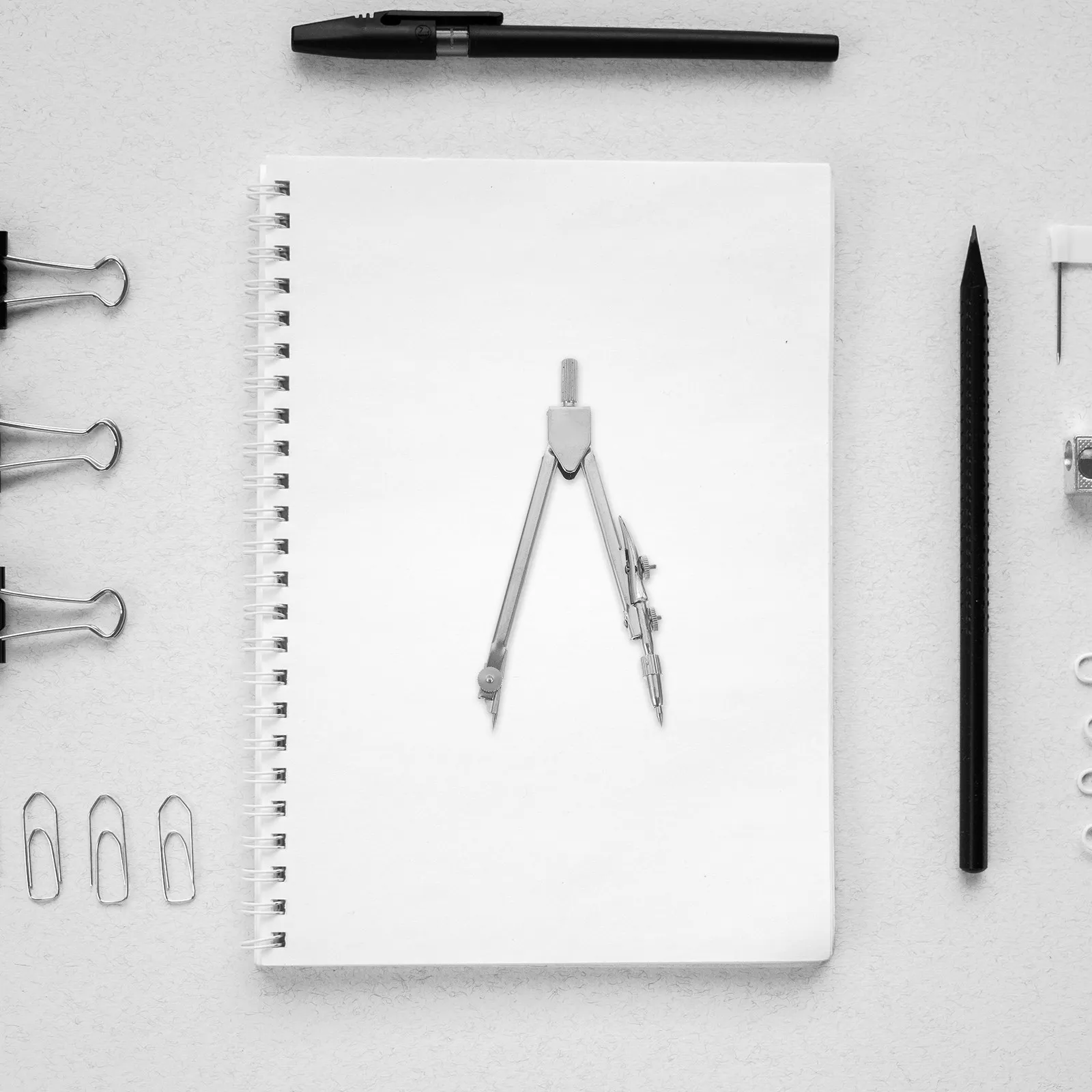 

Набор из 2 профессиональных металлических циркулей-компасов для разметки и резки бумаги