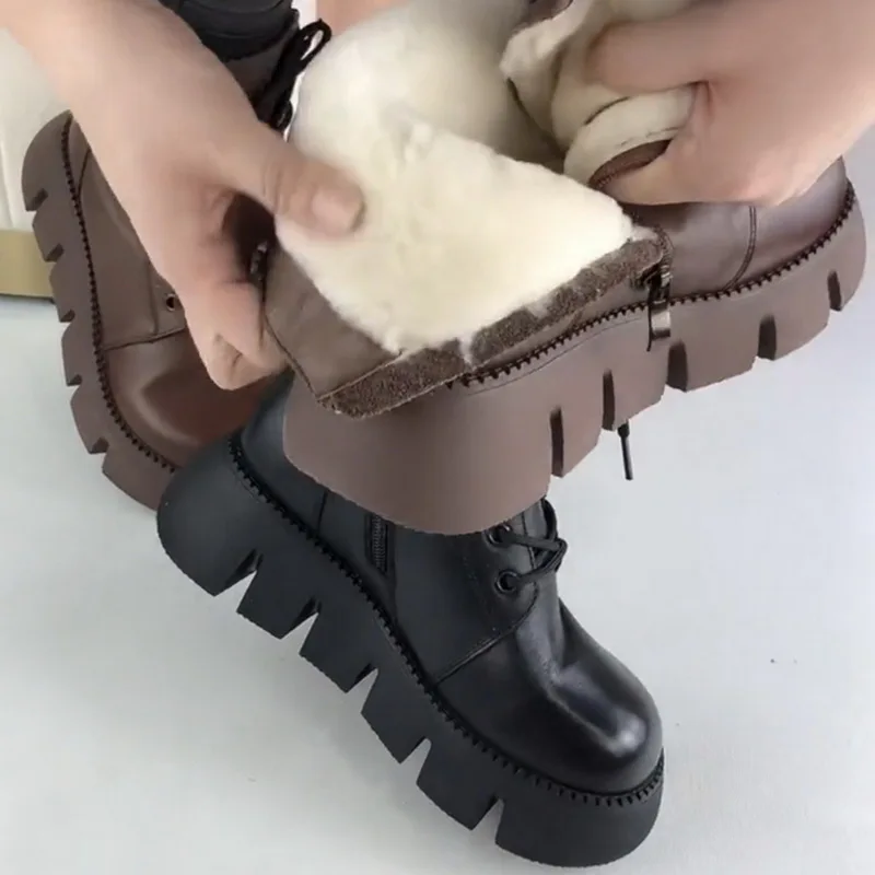 New Snow Boots for Women Vintage Round Toe Warm Plush Lace-up Platform Shoe Solf Leather Anti Slip Thick Bottom Short Boot