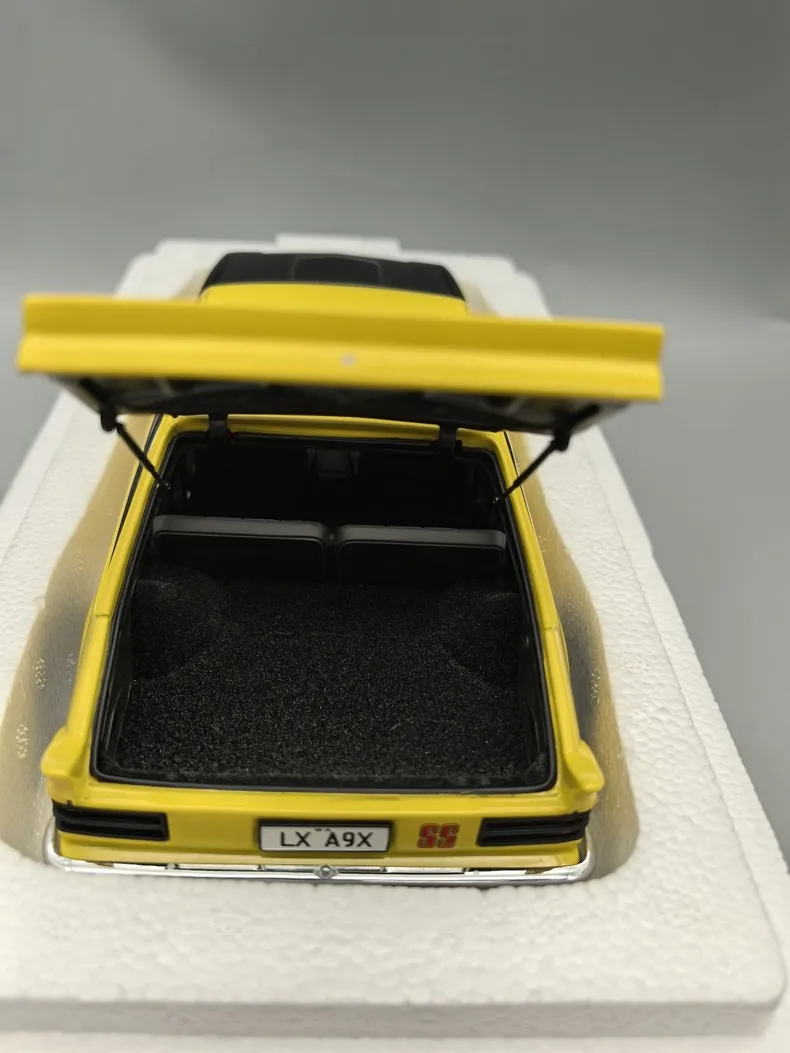 Autoart 1:18 LX TORANA SS A9X OPTION Yellow Simulation Limited Edition All Open Alloy Metal Static Car Model Toy Gift