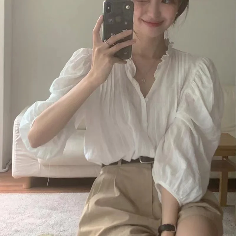 Csa Branca de Verão Fena com Manga Bufante Solta, Decote em V, Design Vintage, Top Casual E, Estilo para o Dia ...