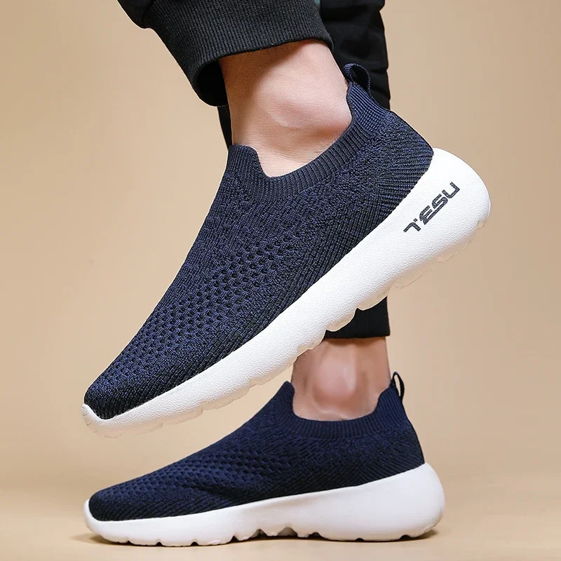 Men's casual sports shoes fashionable and versatile mesh breathable business casual shoes large size couple sports shoes for men