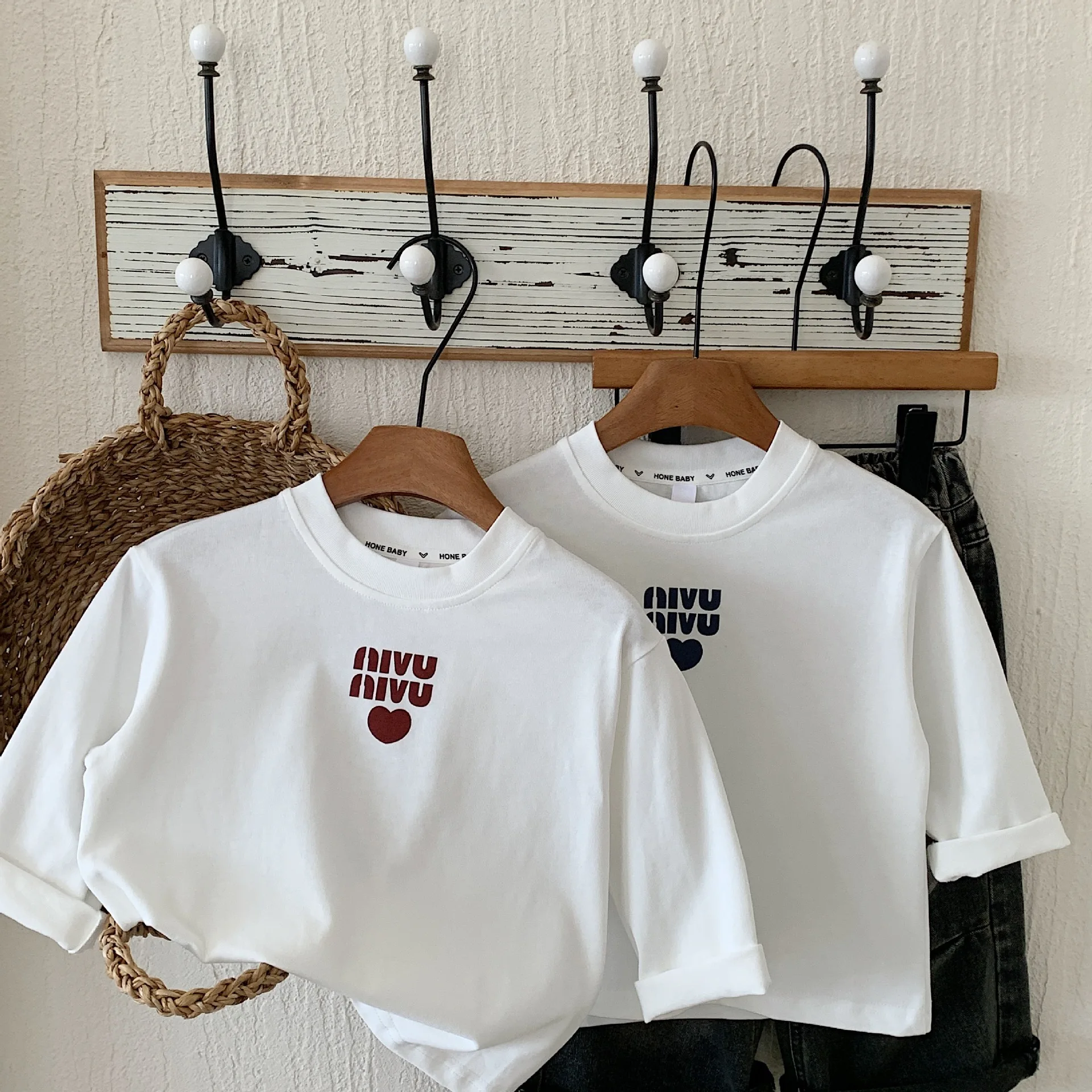 

2025 Autumn New Children Long Sleeve T Shirts Girls Heart Letter Print Tops Boys Cotton Tee Baby Casual T Shirts Kids Clothes