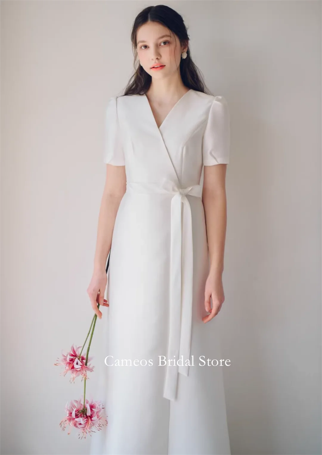 

SONDR Customized Wedding Dresses Short Sleeves Ivory V-Neck Korea Satin Simple A-Line Brides Gowns Women Bridal Dresses
