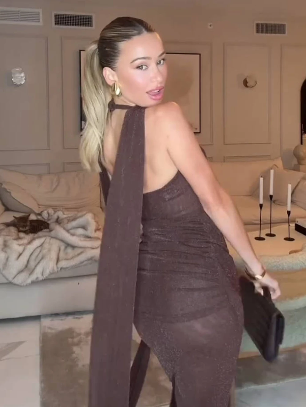 2025 منتج جديد القهوة الفضة الحرير تعويم مثير الظهر سليم صالح الورك المعانقة فستان طويل موضة نادي رداء حفلات