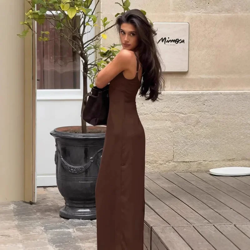 

Elegant Brown Spaghetti Strap Long Dress For Autumn Feminine A-Line Fit With Retro Parisian Style Perfect For Date Night Daywear