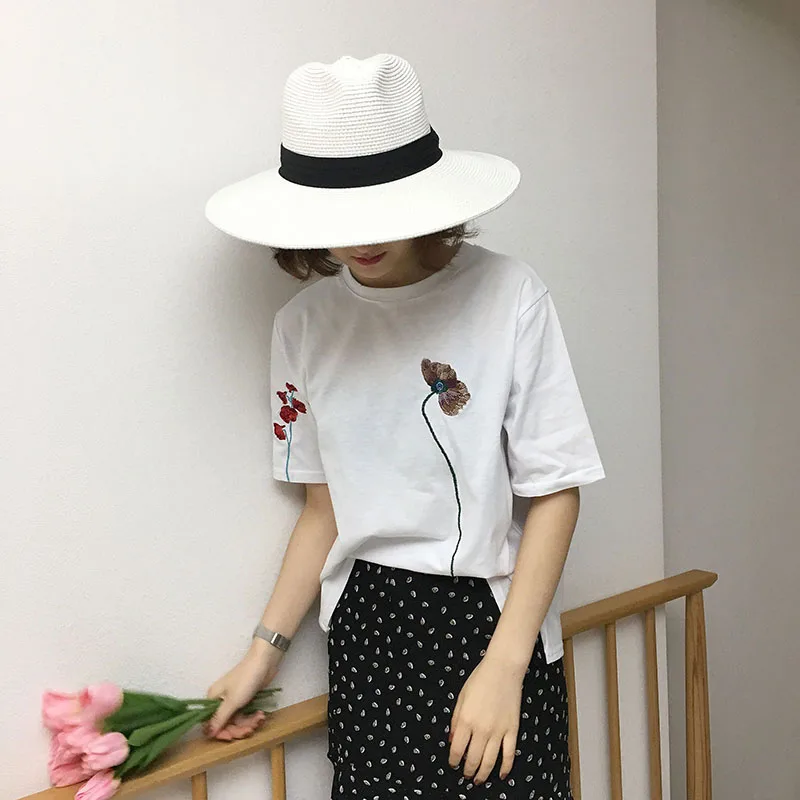 女性用半袖tシャツ,ルーズでカジュアル,花柄の刺繍が施された新しい夏のファッション