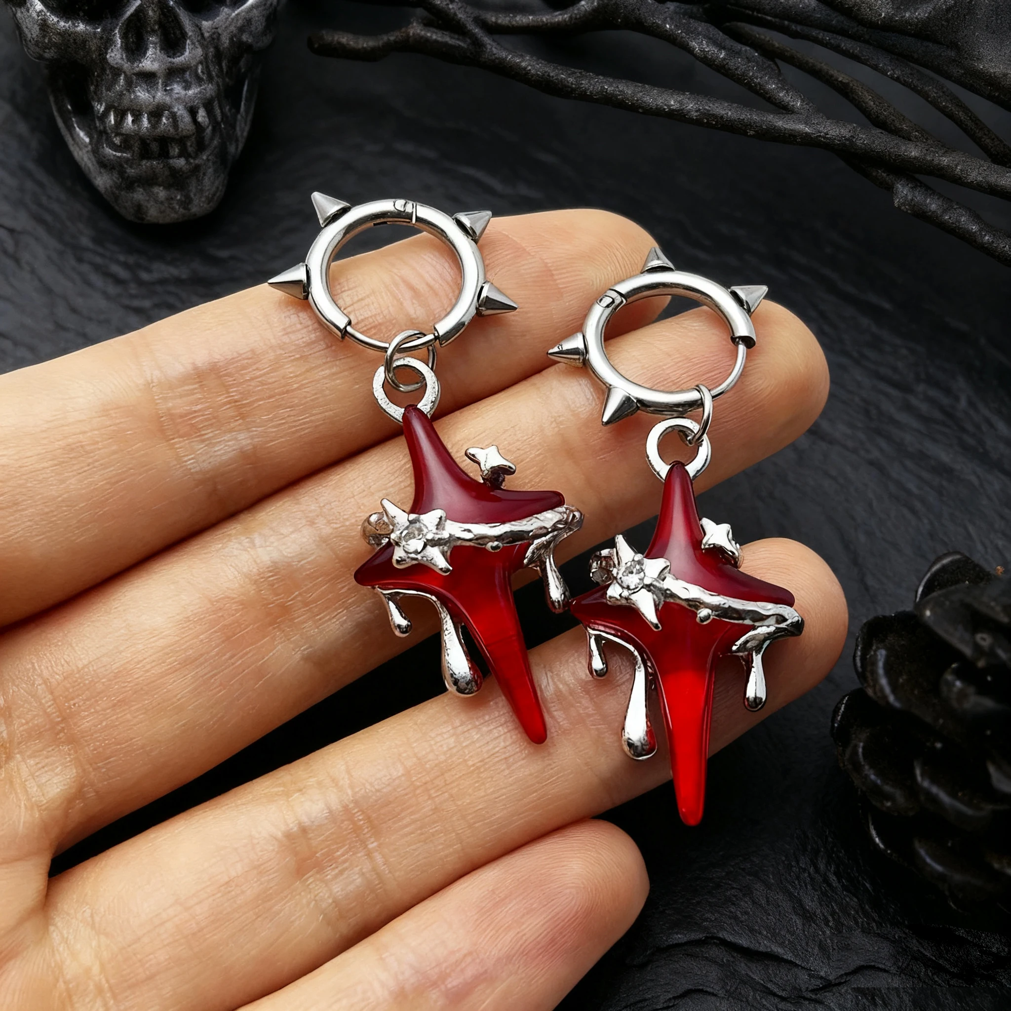 القوطية العصرية الظلام الأحمر الصليب دلاية شكل نجمة أقراط للنساء الرجال الشرير Y2K الجرونج النمط الأوروبي الأمريكي مجوهرات اكسسوارات جديد