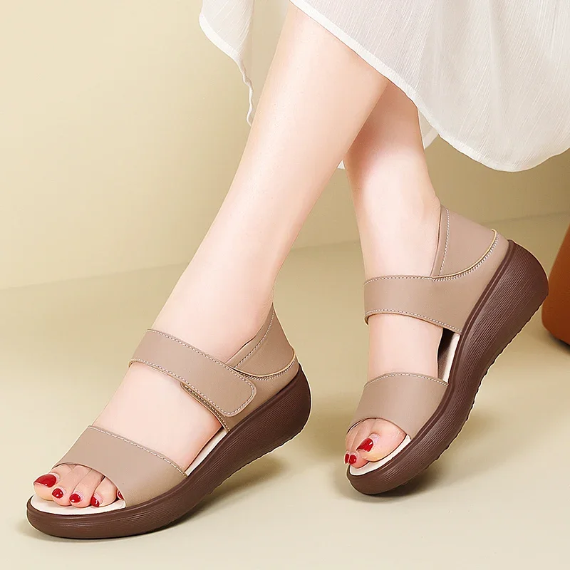 Park Leisure Stroll Ladies Summer Slippers Anti Slip Flat Comfort Base Perfect for Park Relax and After Dinner Outdoor Walking