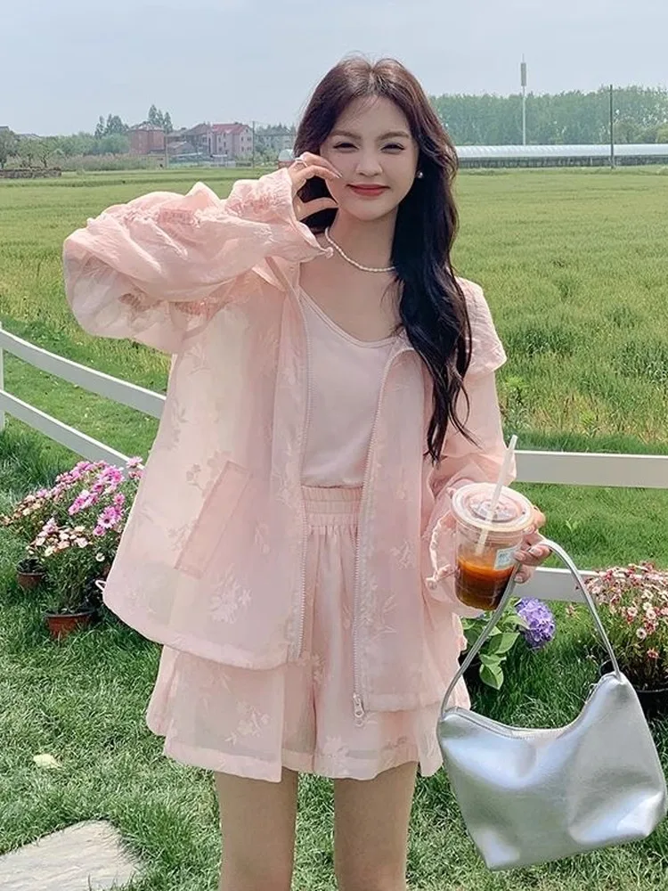 

Летний повседневный женский модный комплект больших размеров: милый костюм-двойка с вышивкой, защитой от солнца, на молнии, с длинными рукавами и капюшоном