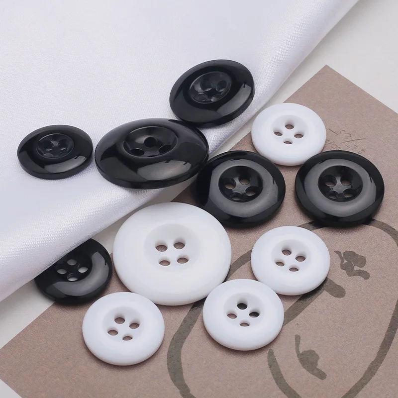 15-25mm Black/White Resin Buttons Round 4 Holes Solid Color Buttons for Clothes Shirt Coat Bottons DIY Craft Apparel Accessories