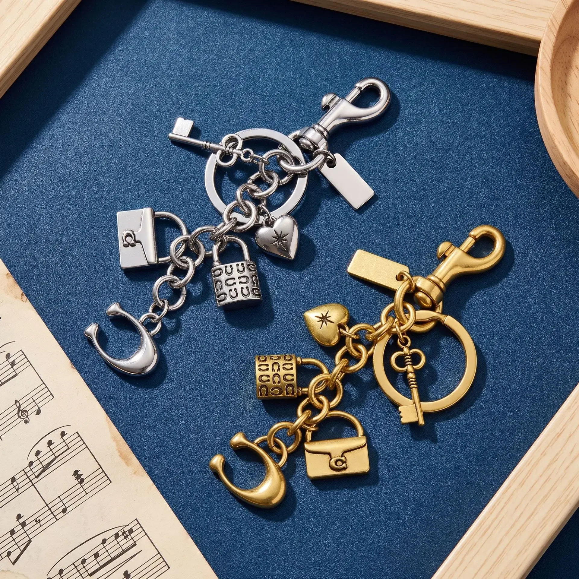 Designer-Taschenanhänger, mattes Gold, Mehrfach-Schlüsselanhänger, luxuriöse Handtaschenaccessoires für gesteppte Lederhandtaschen, Corporate Girl – Detail 2