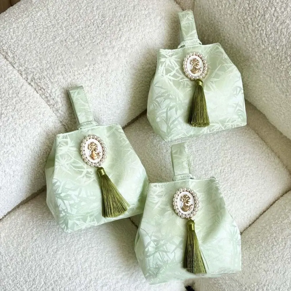 

Portable Flower Pendant Tassel Knot Wrist Bag Printing Make Up Pouch Wedding Candy Bag Temperament Chinese Style Handbag Girls