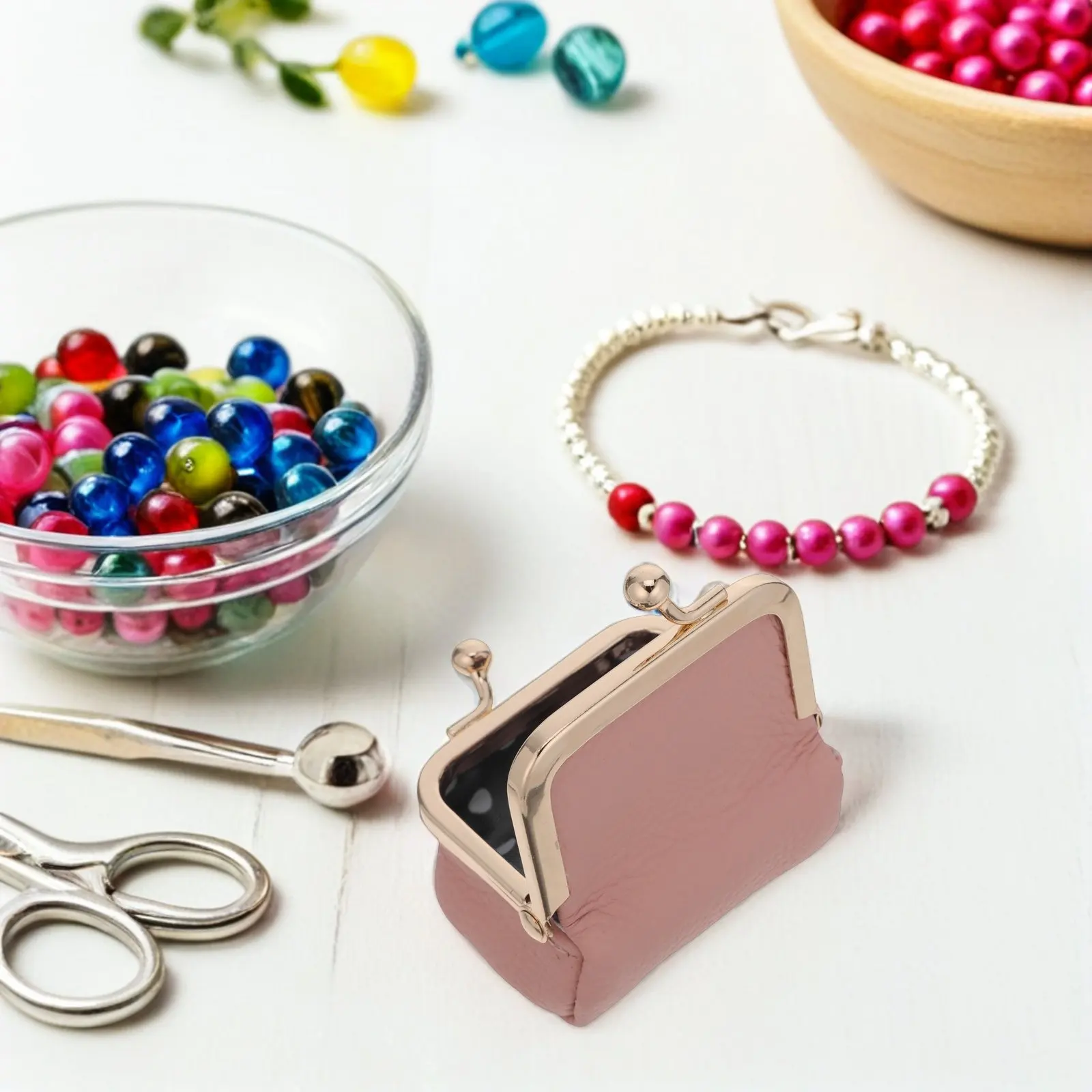 

Mini Portable Vintage Jewelry Box Pink Compact Travel Organizer for Rings Earrings Necklaces Bracelets Jewelry Case