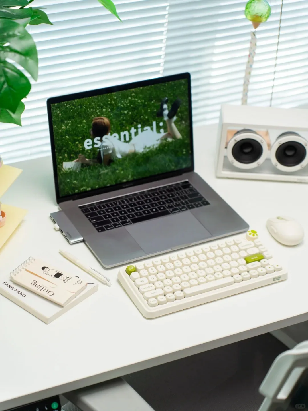 Dareu Z82 Pro Green Lemon Cat's Claw سماعة لاسلكية تعمل بالبلوتوث لوحة المفاتيح 3 نموذج قابل للتبديل السريع RGB الخلفية لوحة المفاتيح الميكانيكية للألعاب