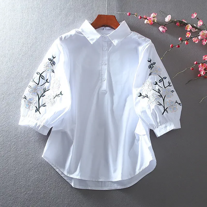 

Casual Embroidery Flower Loose Top Shirt New Fresh Literature and Art Lantern Sleeve Western Style Shirt Women's Top Summer 2024