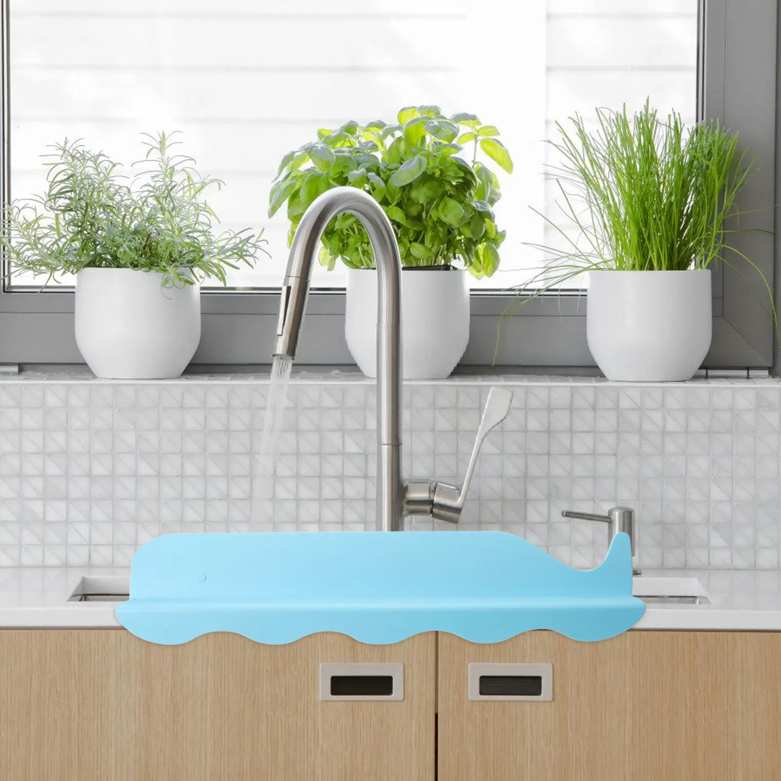 Silicone Sink Splash Guard Suction Cups Kitchen Protector Water Barrier Drying Mat Kitchen Counter Splash Blocker view 3