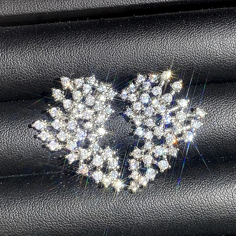 Huitan Luxury Shining Zirconia Stud Earrings Female Fashion Silver Color Temperament Accessories Lady Wedding Ceremony Jewelry