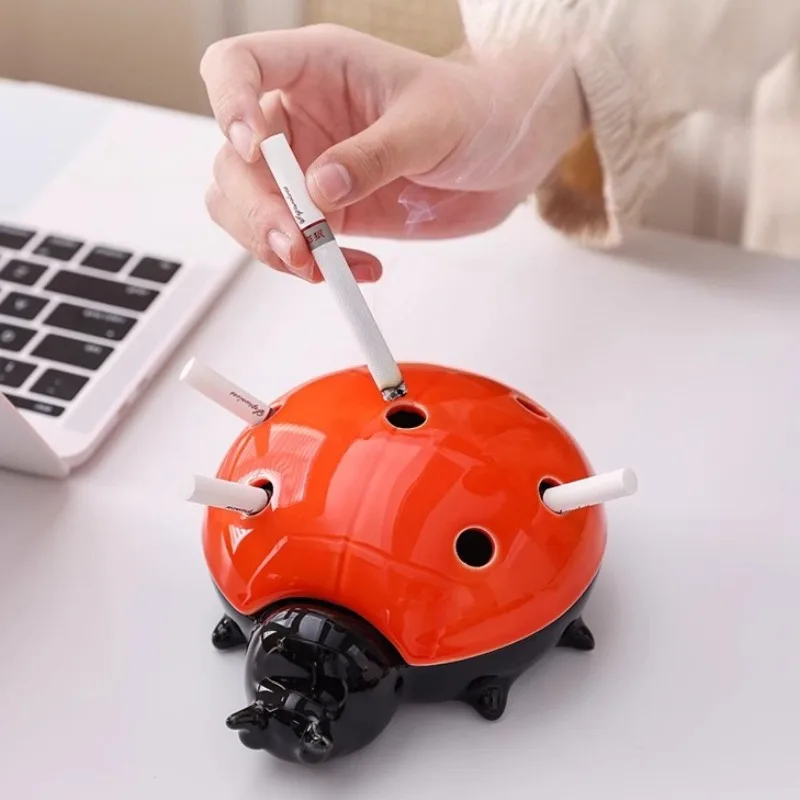 Ashtray Seven Star Ladybug Ceramic with Cover Anti Fly Ash Desktop Decoration Office Storage Home Decoration Cigar Ashtray