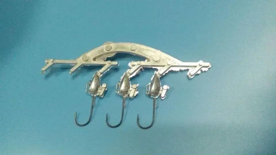 أفضل بائع الأكثر مبيعًا إنتاج وأبحاث وتطوير آلة صب القوالب العمودية Dongguan Plumb