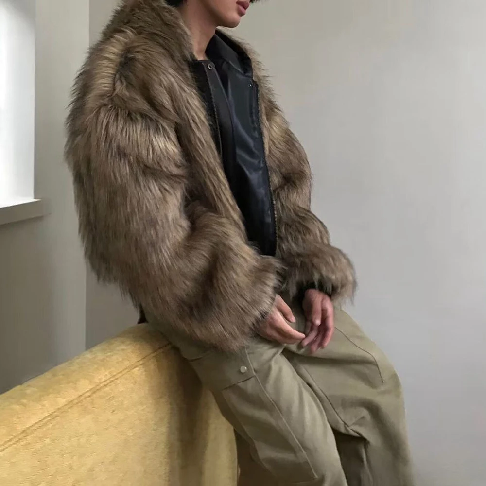 Giacca in pelle PU calda alla moda di alta qualità da uomo 2025 Nuova pelliccia casual bella ed elegante Y2k Giacca in pelliccia imitazione Abbigliamento da uomo