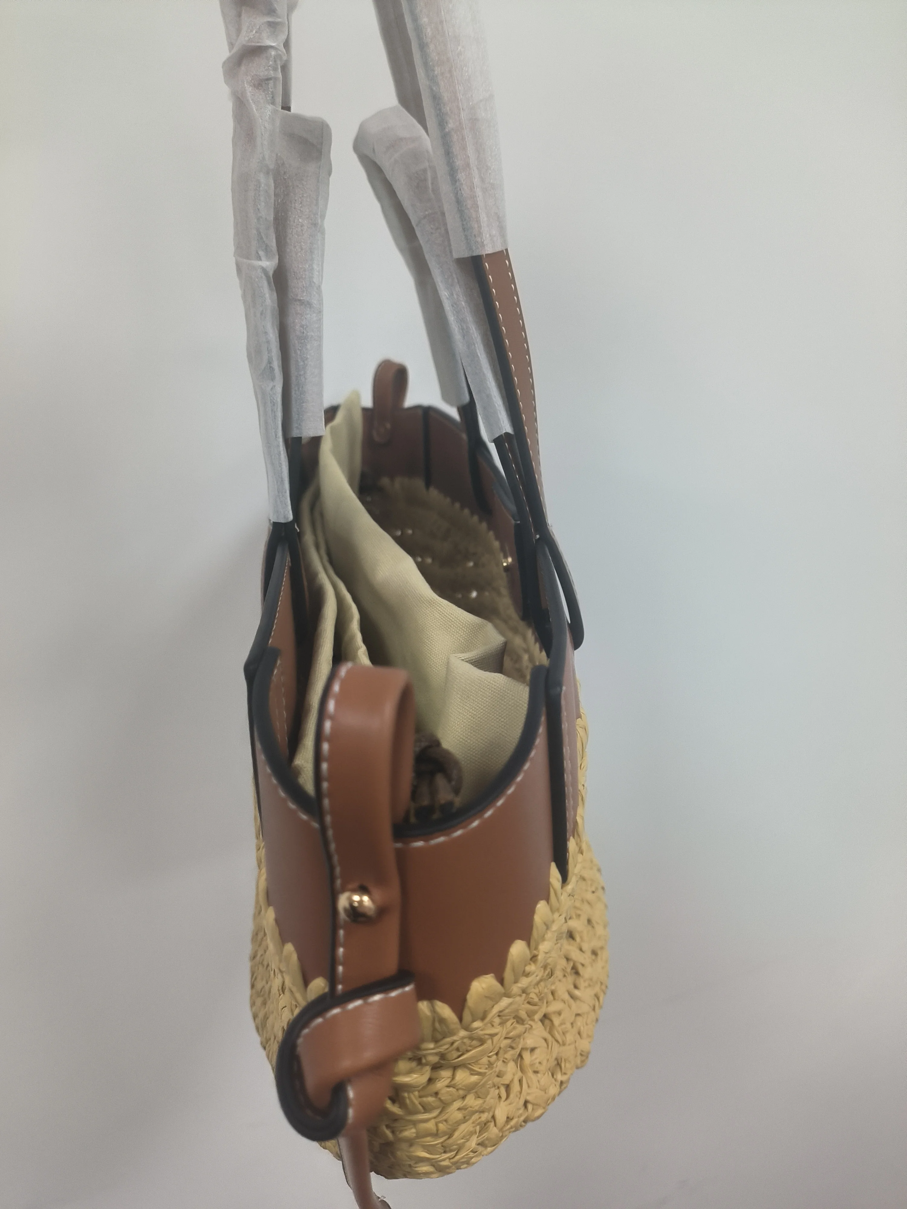Marke Hohl Woven Strand Tasche Nische Mode Schulter Unterarm Tasche Große Kapazität High-end-Nähte Tote Tasche frauen eimer Tasche – Detail 2