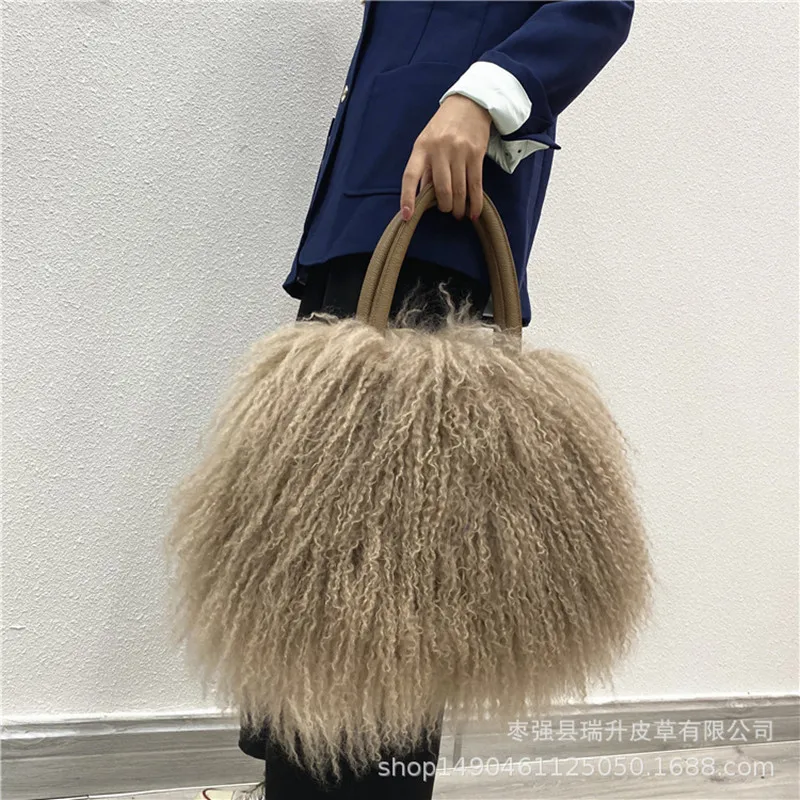 Autumn and winter new wool large handbag women\'s shoulder bag fashion trend Wrist Bag Large Capacity