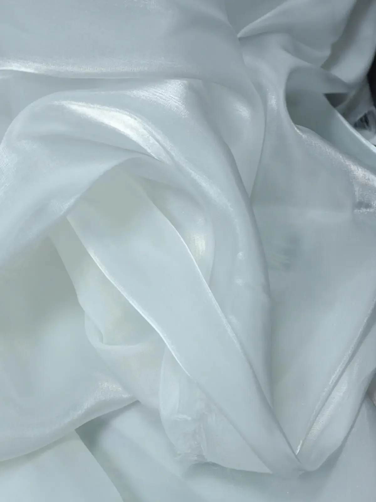 High End Water Gloss Glass Yarn Solid Color Black White Organza Fabric Silk Gloss Mesh for Wedding Dress Skirt Making