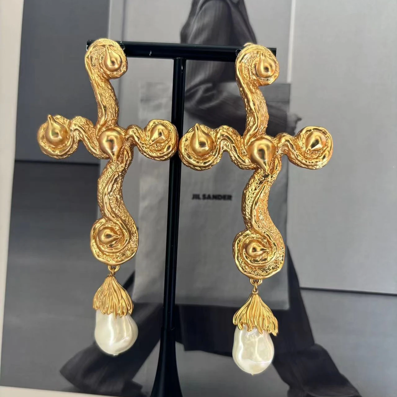 

2025 New Baroque Pearl Earrings, Large Earrings for women, Exaggerated Luxury Fashion Jewelry, Party Evening Show Accessories,