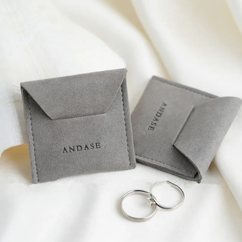 50pcs Custom Logo Printed Small Envelope Flap Microfiber Gift Bag Jewelry Pouch Suede Packaging Organizer Bags for Ring Necklace