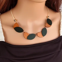 Vintage Ethnic Oval Wood Pendants Necklace for Women Daily Wear Fashion Jewelry