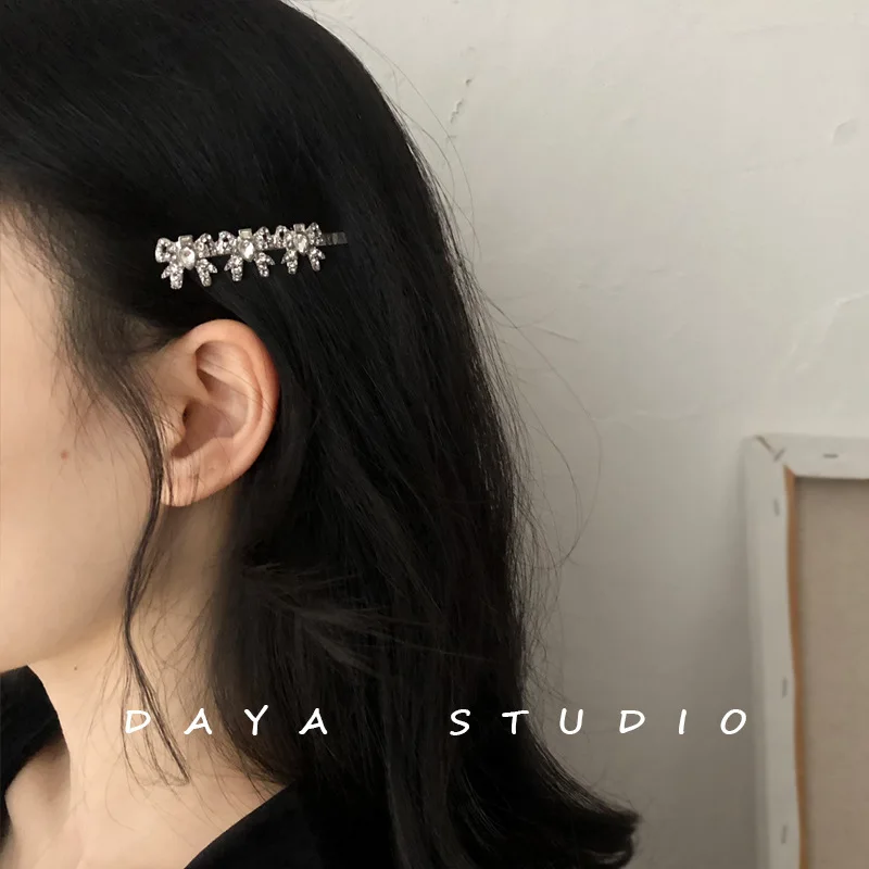 

Sparkling Crystal Bow Hair Clips 2 Pcs Set Elegant Sweet Design Non-Slip Grip for Women Girls Wedding Party Daily Use Gift