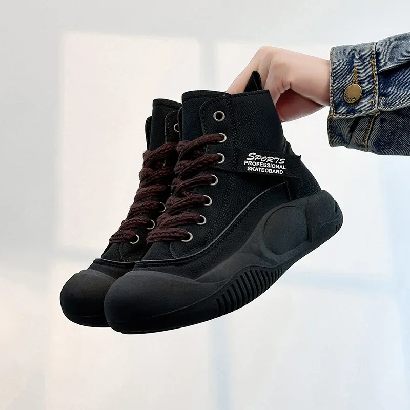 2024 Herbst High-Top-Damenschuhe Herbst und Winter warme Gezeitenschuhe vielseitige lässige dicke Grundplattenschuhe