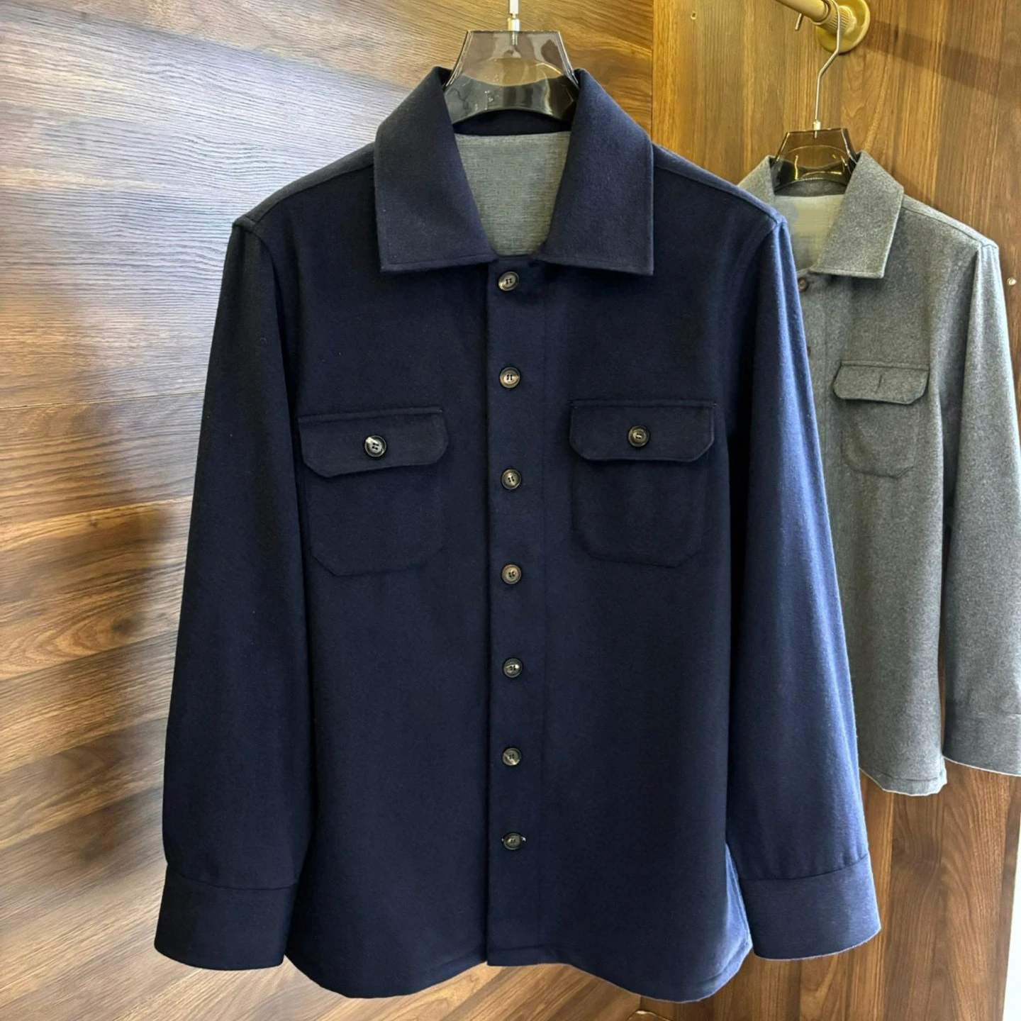 

BC Итальянская однотонная шерстяная куртка с лацканами