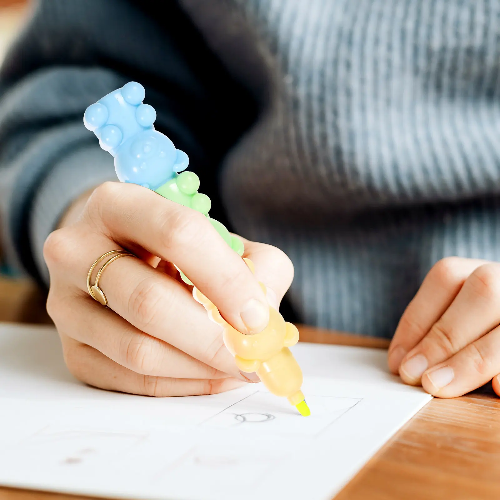 

25Pcs Aesthetic Highlighters Cute Shaped Fluorescent Markers for Students Kids Note Taking Reading Organizing School Stationery