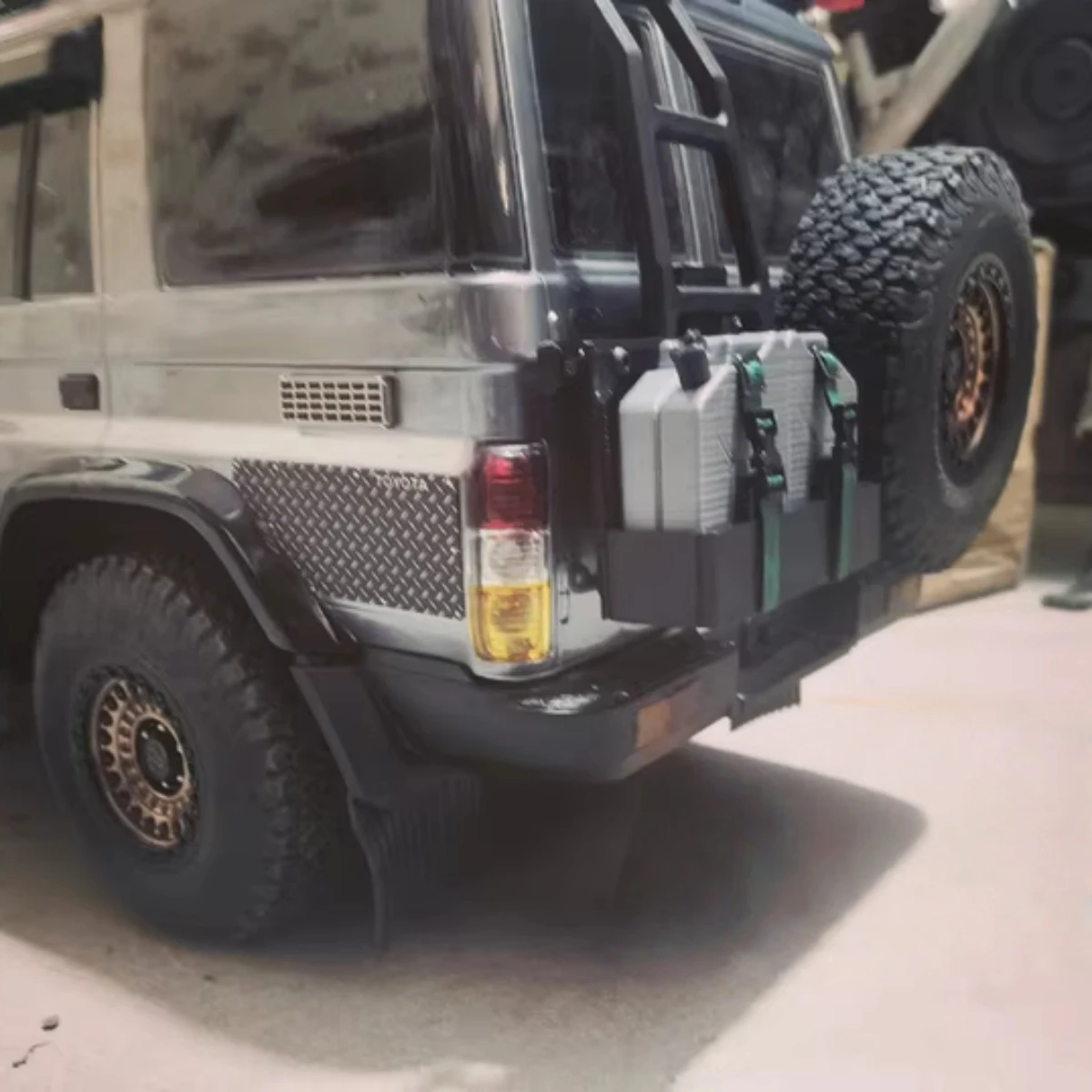 

Масштаб 1:10, игрушечный автомобиль, 3d печатный топливный бак и крепление, набор, подходит для rgt lc71 1/10, гусеничный грузовик, радиоуправляемый автомобиль, опция деталей