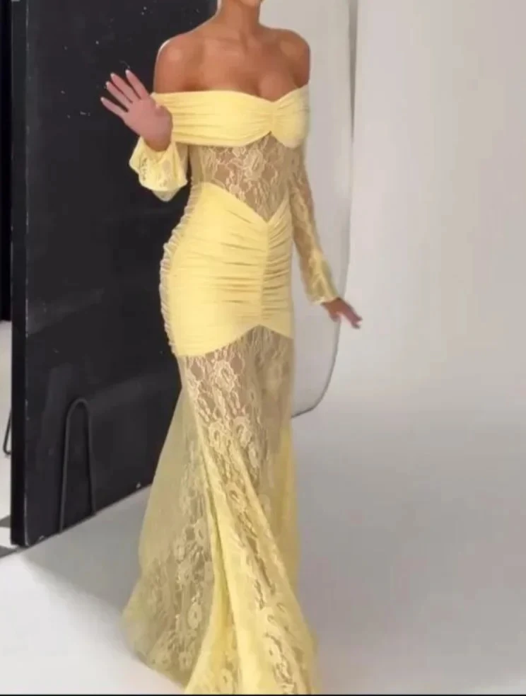 

Элегантное платье-комбинация без бретелек с кружевными вставками и прозрачными длинными рукавами для женщин. Новинка лета.