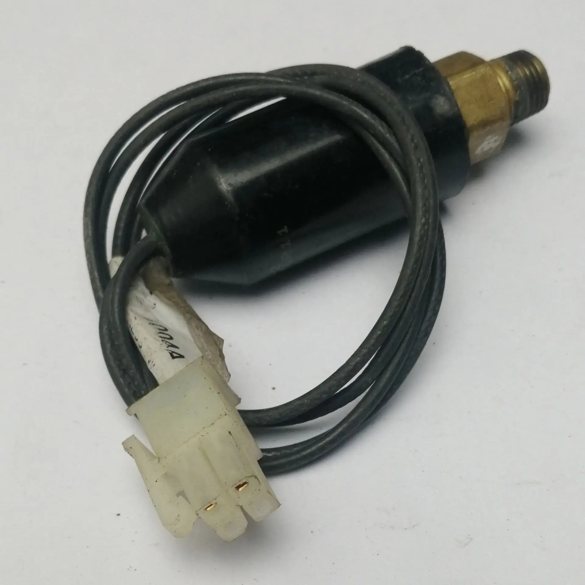 

Suitable for high and low pressure switch sensor 36PS85-2 185R06 36PD852 53-3013A