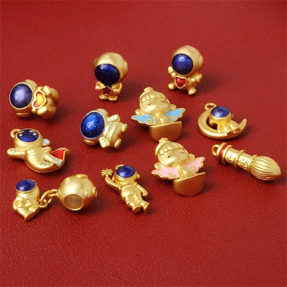 

New Chinese-style astronaut copper gold-plated ancient gold DIY small pendant bracelet hairpin clothing accessories
