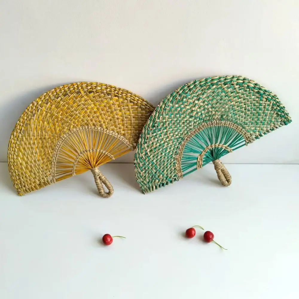 Colorful Hand-woven Straw Fan Vintage Handmade Decorative Handmade Fan Weaving Technique Bohemian Manual Paddle Fan Home Decor