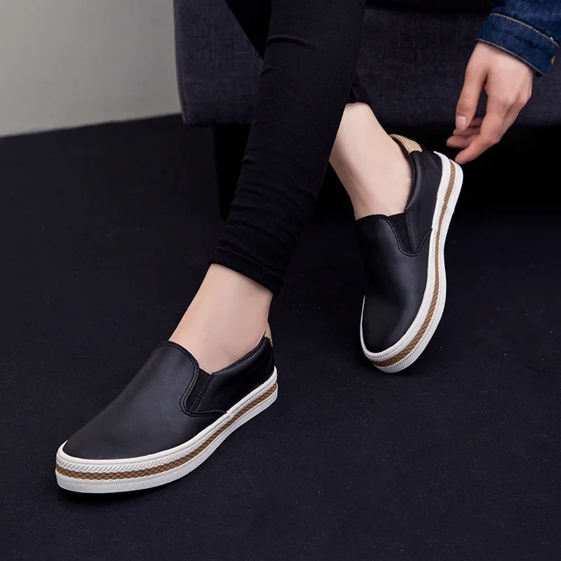 High Quality Soft Leather Shoes Women Flats Fashion Ladies Loafers Casual Womens Brand Black White Shoes