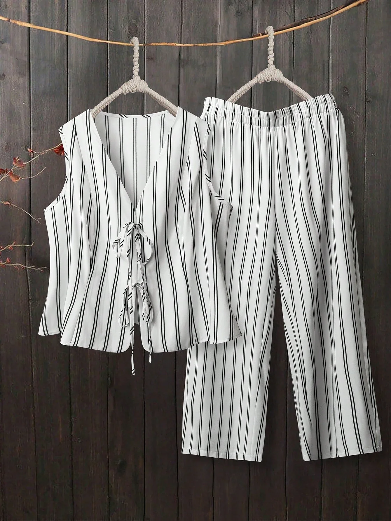 

Полосатый комплект из 2 предметов: женский повседневный топ без рукавов с завязками спереди и широкие брюки