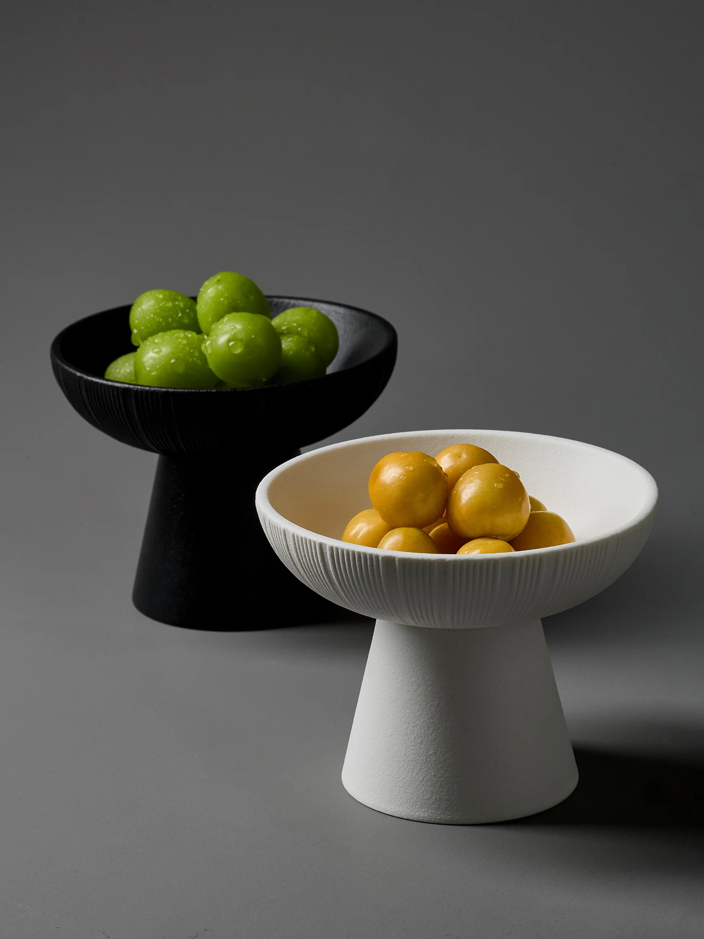 

Modern Simple Sle Cerc Bowl High Footed Dert Fruit Bowl Underglaze Color Dinnerware Set Bla White Home Use 2026 New