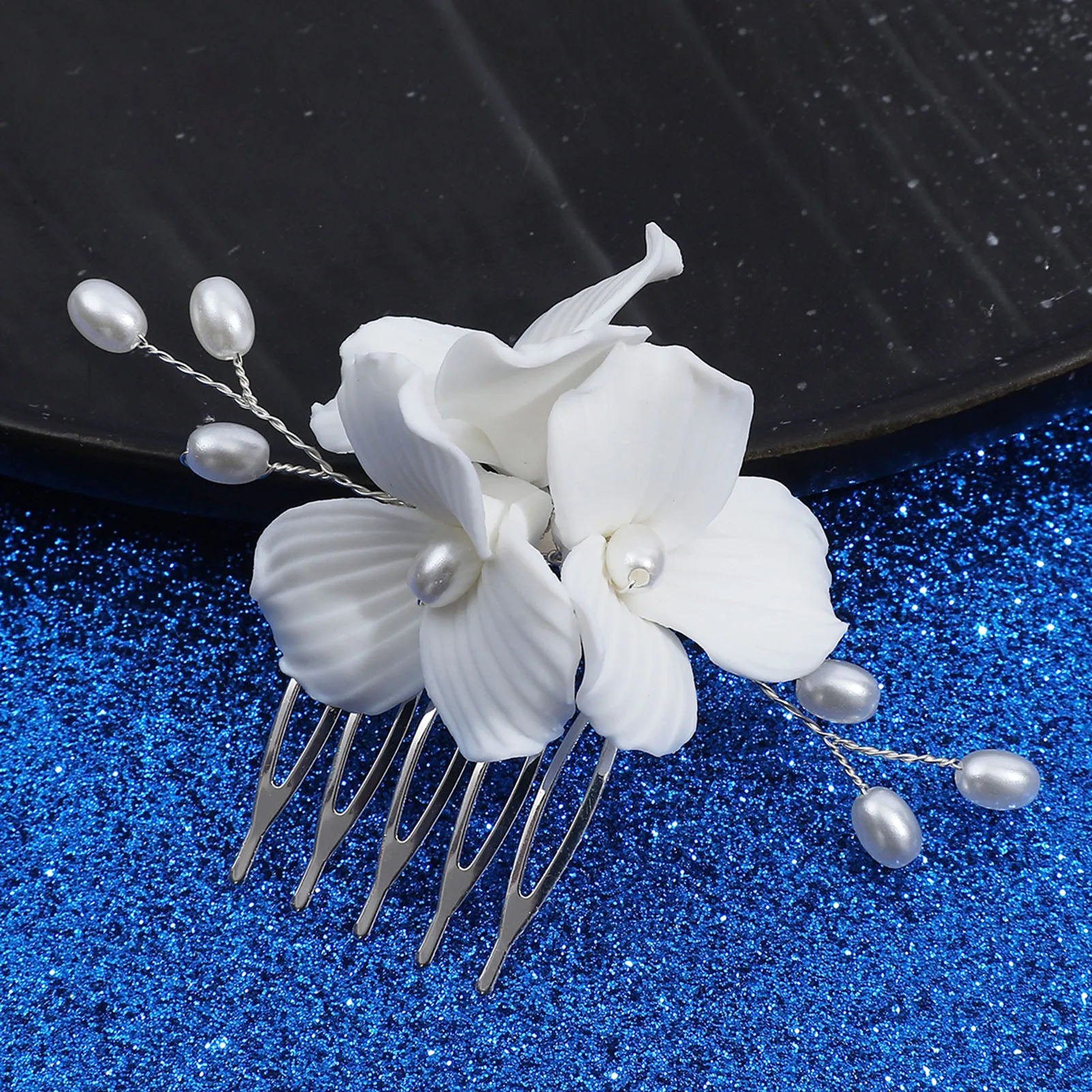 White Flower Hair Combs Mini Pearl Headpieces Bride Wedding Hair Jewelry Silver Color Alloy Hairpins Side Clips for Women Girls