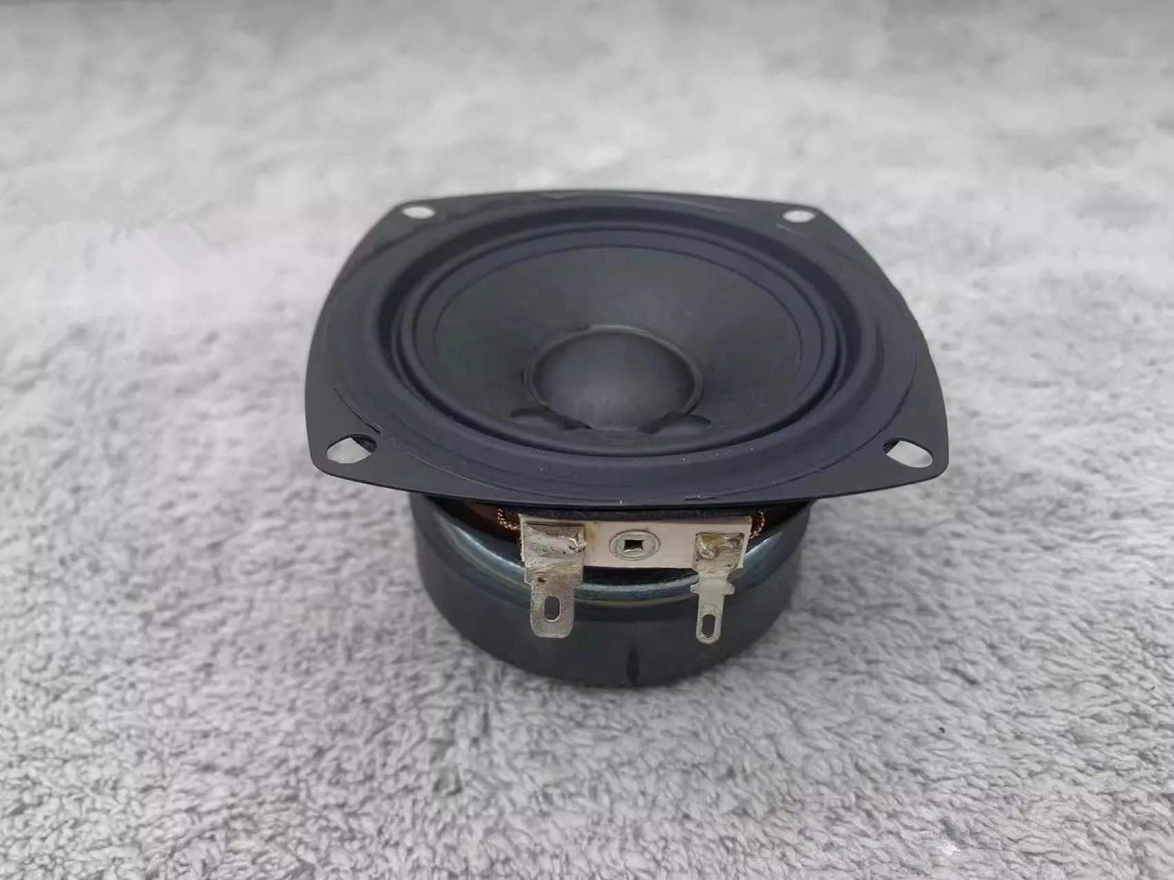 

3-inch full range speaker, 4 Euro paper basin, fever grade 78mm diameter speaker, double folding leather edge